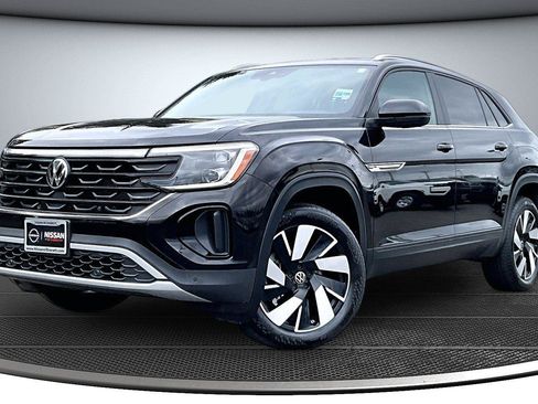 Used 2025 Volkswagen Atlas Cross Sport SE FWD image 4