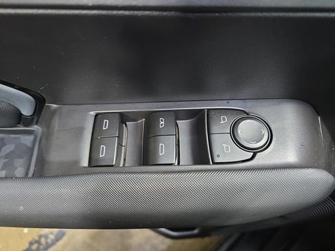 Used 2023 Chevrolet Colorado Z71 w/ Z71 Convenience Package 2 image 31