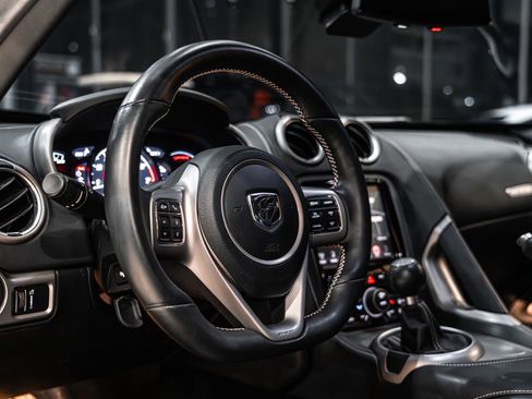 Used 2014 SRT Viper GTS w/ GTS Laguna Interior Package image 9