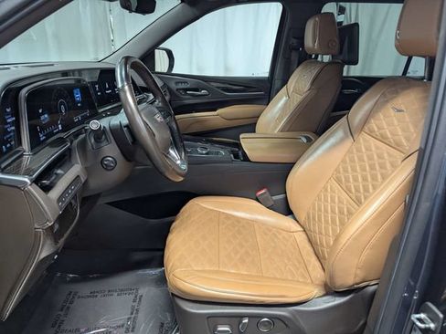 Used 2021 Cadillac Escalade ESV Premium Luxury AWD/4WD image 12