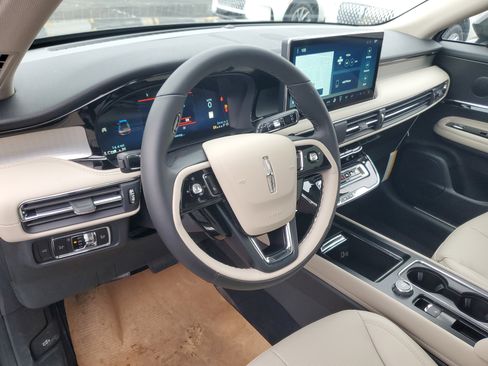 New 2026 Lincoln Corsair Premiere image 13