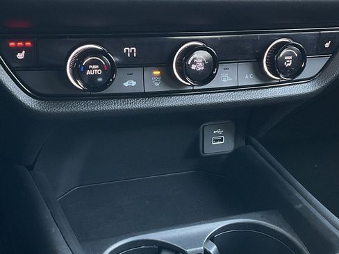 Used 2025 Honda HR-V Sport image 32