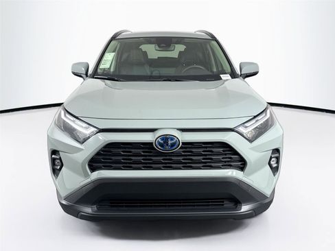 Certified 2022 Toyota RAV4 XLE Premium AWD/4WD image 7