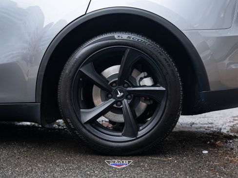 Used 2026 Tesla Model Y Long Range image 12