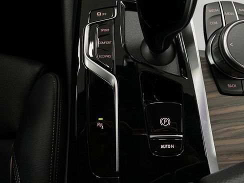 Certified 2022 BMW 530i xDrive w/ Premium Package image 26