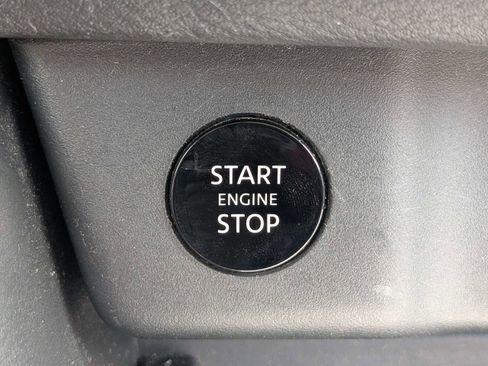 Used 2024 Nissan Rogue SV AWD/4WD image 33