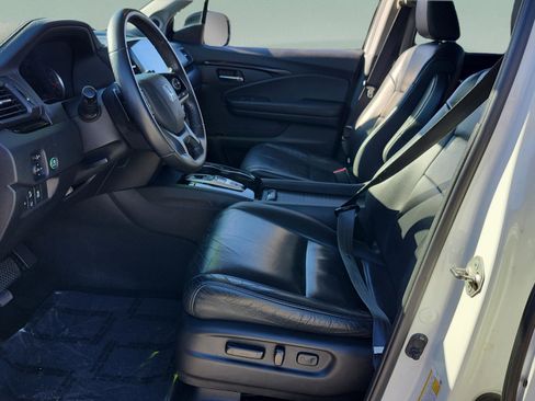 Used 2019 Honda Pilot Touring image 9