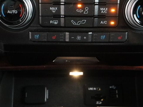 Used 2015 Ford F150 King Ranch w/ Equipment Group 601A Luxury AWD/4WD image 22