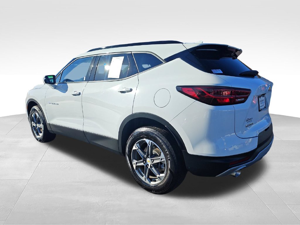 Used 2024 Chevrolet Blazer LT FWD image 3