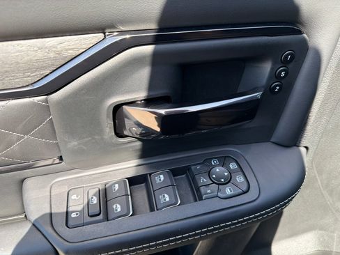 New 2026 RAM 2500 Limited AWD/4WD image 16