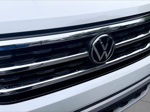 Used 2023 Volkswagen Atlas Cross Sport SEL AWD/4WD image 32
