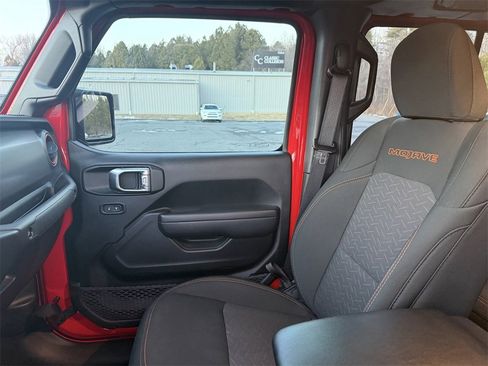 Used 2023 Jeep Gladiator Mojave w/ Cold Weather Group image 22