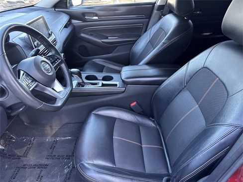 Used 2021 Nissan Altima 2.5 SR w/ SR Premium Package image 22