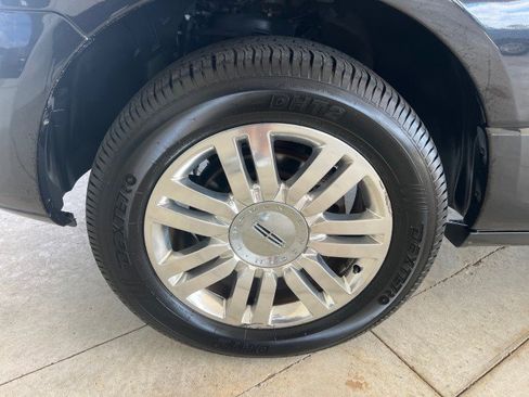 Used 2012 Lincoln Navigator 2WD image 33