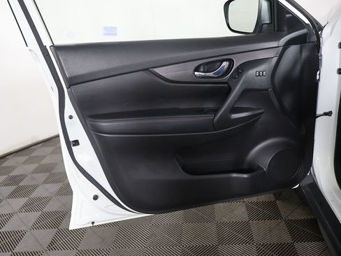 Used 2019 Nissan Rogue SV w/ Premium Package AWD/4WD image 22