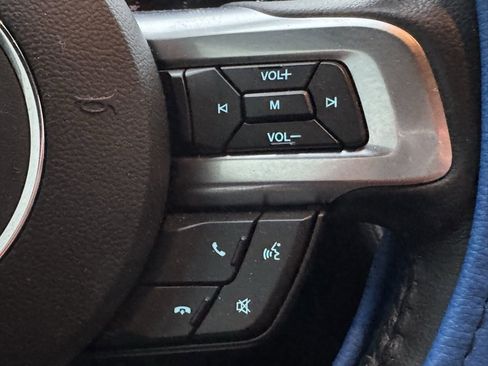 Used 2016 Ford Mustang V6 image 25