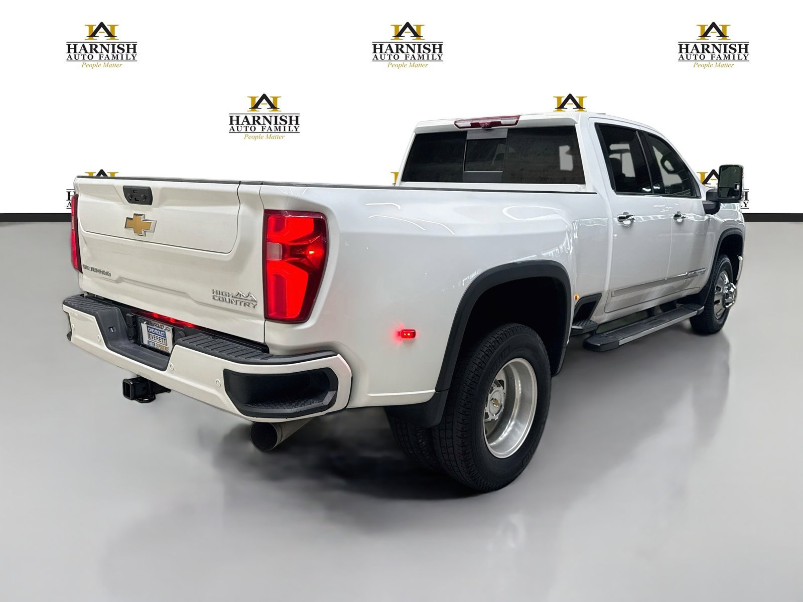 Used 2024 Chevrolet Silverado 3500 High Country w/ High Country Premium Package AWD/4WD image 5