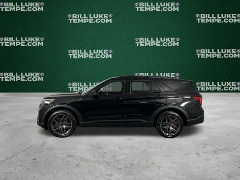 Used 2025 Ford Explorer ST-Line w/ ST-Line Street Pack image 8