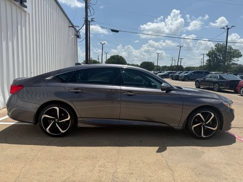 Used 2020 Honda Accord Sport image 8