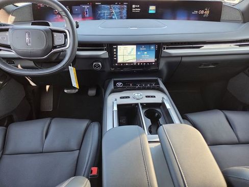 New 2026 Lincoln Navigator Reserve w/ Jet Appearance Package image 5