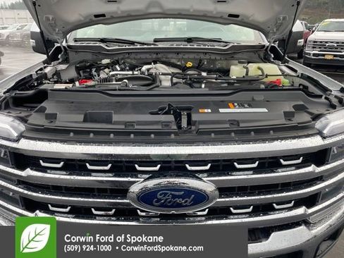 Certified 2024 Ford F250 Lariat w/ Chrome Package image 39