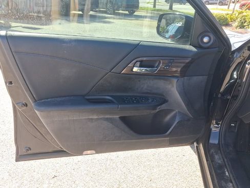 Used 2017 Honda Accord EX-L image 21