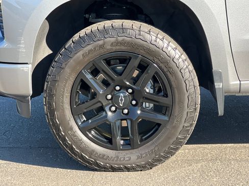 Used 2024 Chevrolet Silverado 1500 RST w/ Z71 Off-Road Package AWD/4WD image 23