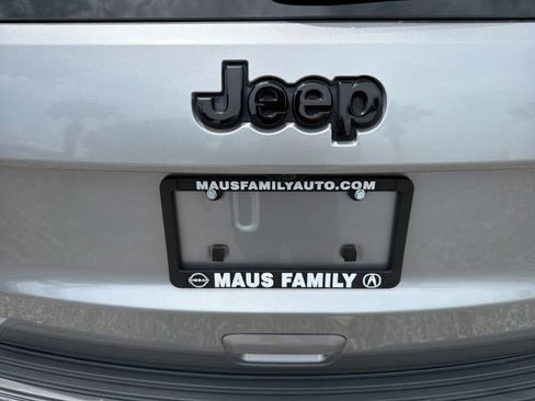 Used 2021 Jeep Grand Cherokee Laredo X RWD image 36
