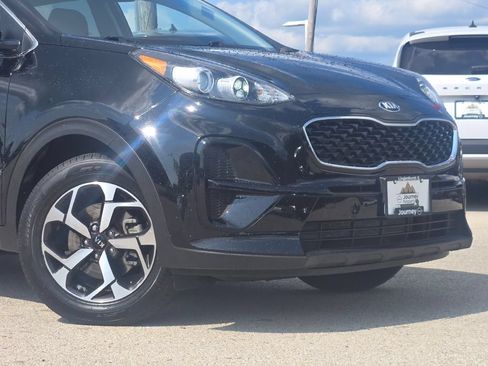 Used 2022 Kia Sportage LX FWD image 2