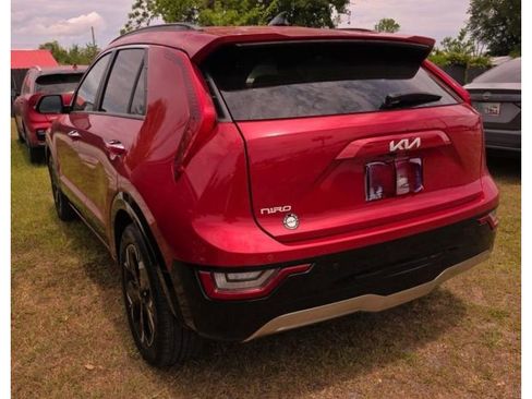 Used 2023 Kia Niro Wave FWD image 4