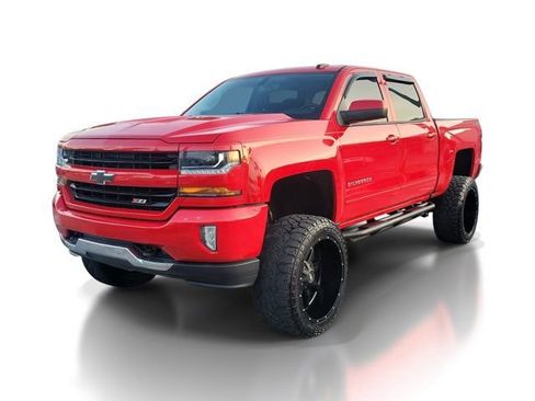 Used 2018 Chevrolet Silverado 1500 LT w/ All Star Edition image 2