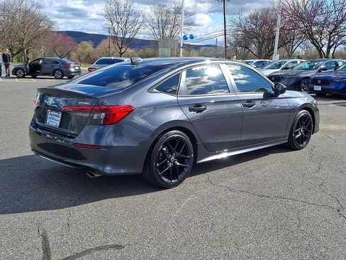 Used 2023 Honda Civic Sport image 6