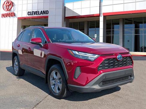 Used 2022 Toyota RAV4 XLE w/ Convenience Package AWD/4WD image 2