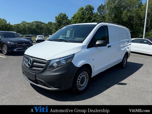 Used 2023 Mercedes-Benz Metris image 4