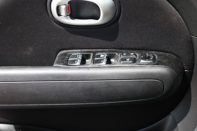 Used 2017 Kia Soul FWD image 43