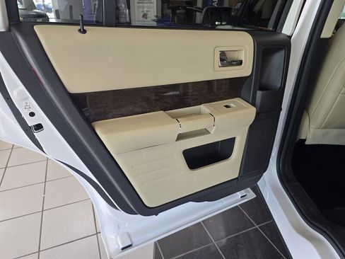 Used 2017 Ford Flex Limited w/ Equipment Group 301A AWD/4WD image 10