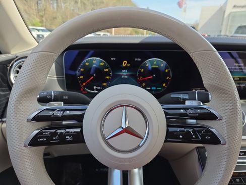 Used 2021 Mercedes-Benz E 450 4MATIC Cabriolet image 10