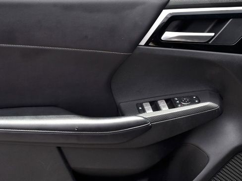 Used 2023 Mitsubishi Outlander LE image 9