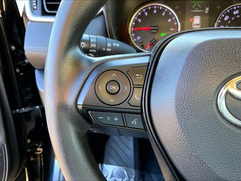 Used 2019 Toyota RAV4 XLE image 23