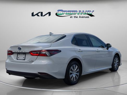 Used 2022 Toyota Camry LE image 23