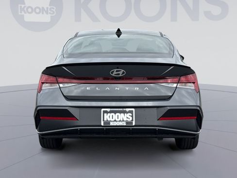 New 2026 Hyundai Elantra SEL Sport Premium FWD image 5