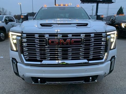 New 2026 GMC Sierra 2500 Denali w/ Denali Reserve Package image 9