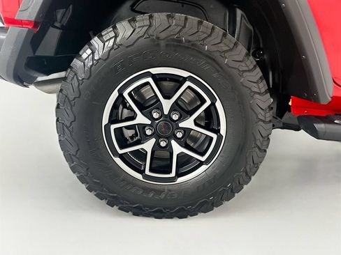 Used 2026 Jeep Wrangler Unlimited Rubicon AWD/4WD image 31