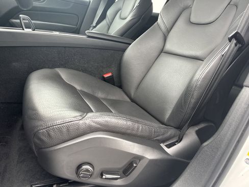 Used 2023 Volvo XC60 B5 Plus w/ Climate Package image 20