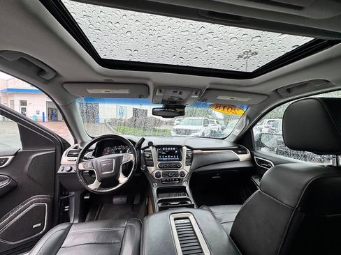 Used 2018 GMC Yukon Denali w/ Denali Ultimate Package AWD/4WD image 26