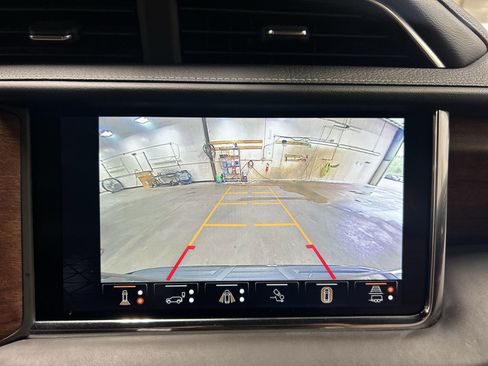 Used 2023 GMC Yukon Denali Ultimate AWD/4WD image 16