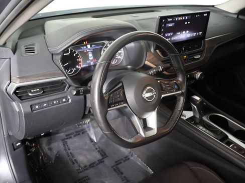 Used 2023 Nissan Altima 2.5 SV w/ SV Premium Package FWD image 28