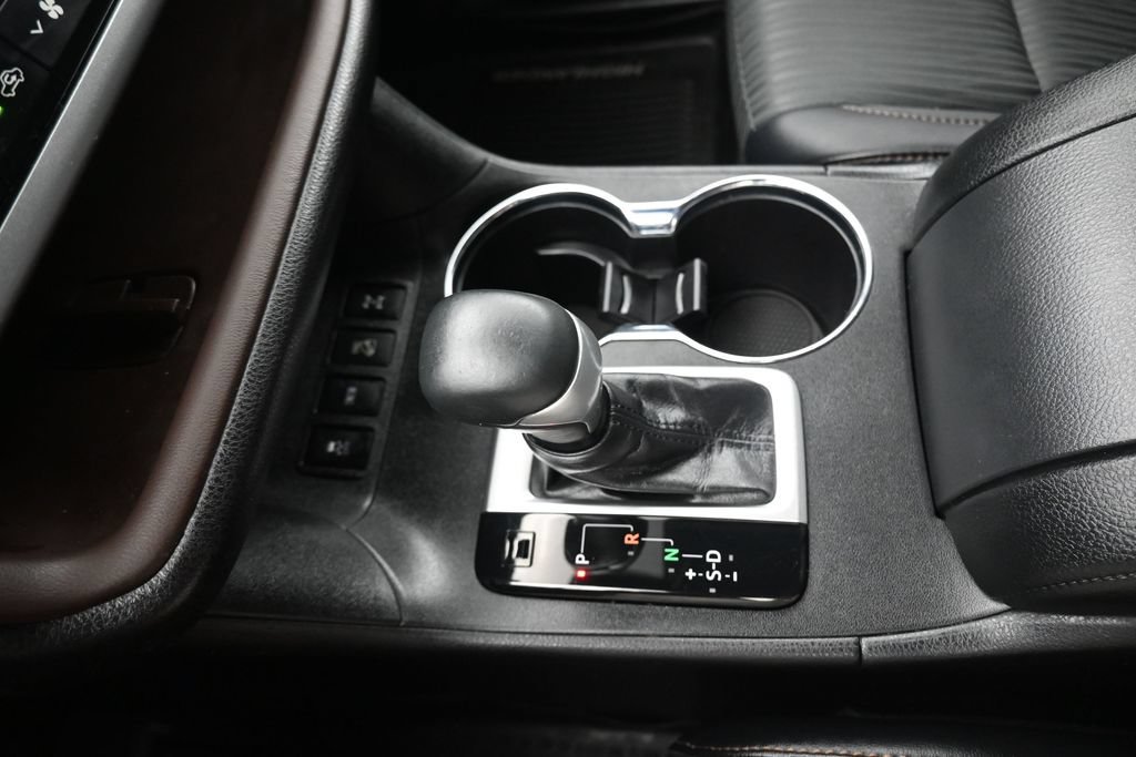Used 2019 Toyota Highlander Plus AWD/4WD image 21