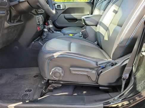 Used 2023 Jeep Wrangler Unlimited Rubicon 4xe w/ Steel Bumper Group image 15