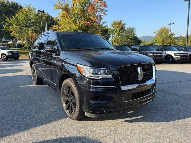Used 2023 Lincoln Navigator Reserve AWD/4WD image 6